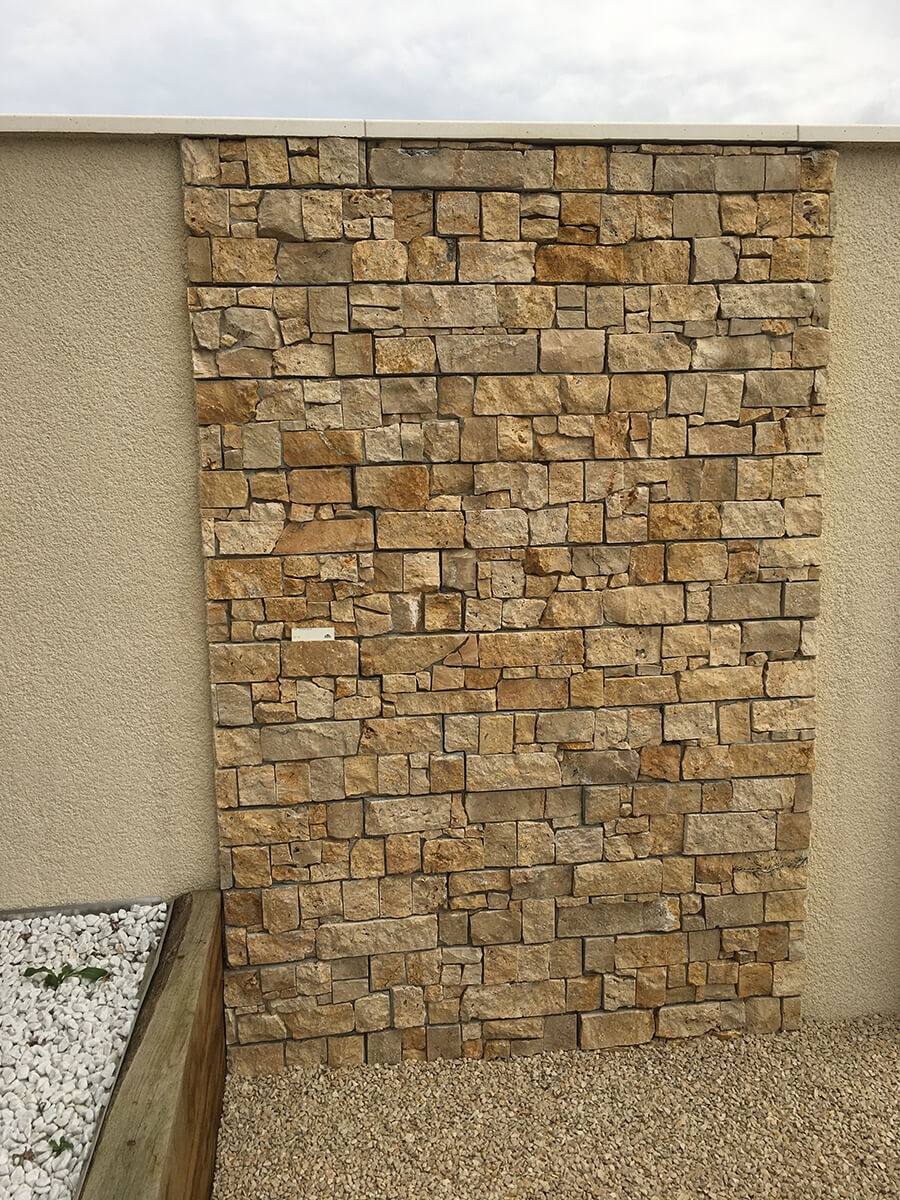 Plaquette en pierre naturelle calcaire beige, format Z, L.55 x l.15 x ep.4/5 cm