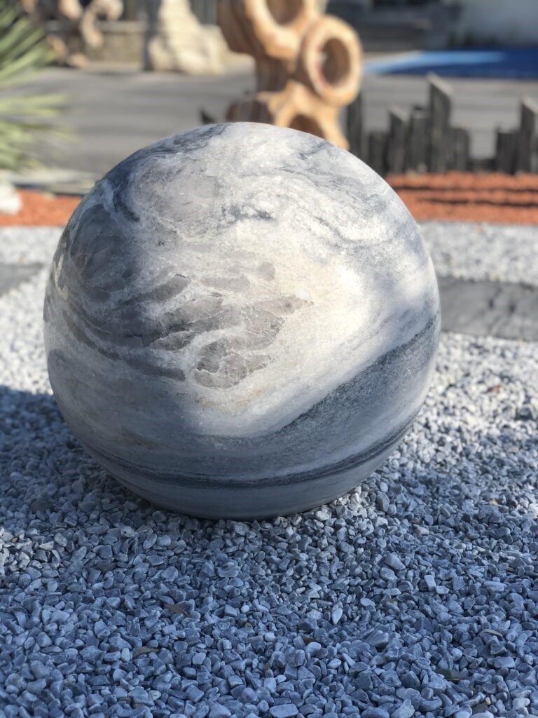 Sphère décorative en pierre naturelle, marbre blanc de carrare
