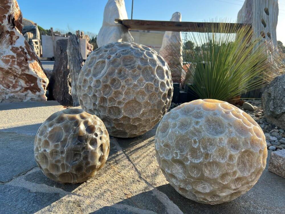 Sphère décorative en pierre naturelle, aspect planète