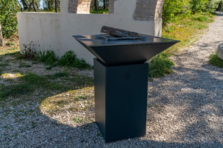 Brasero en aluminium gris anthracite, double cuve, L.74 x l. 74 x ht. 90 cm