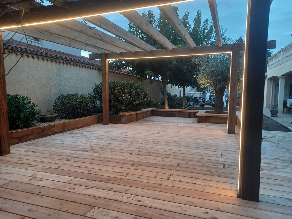 Lame de terrasse bois en mélèze, classe 3, sect.14.5 x 2.6 cm