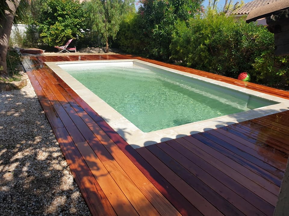 Lame de terrasse bois exotique Muiracatiara, brun foncé et tigré, Sect.14 x 2 cm