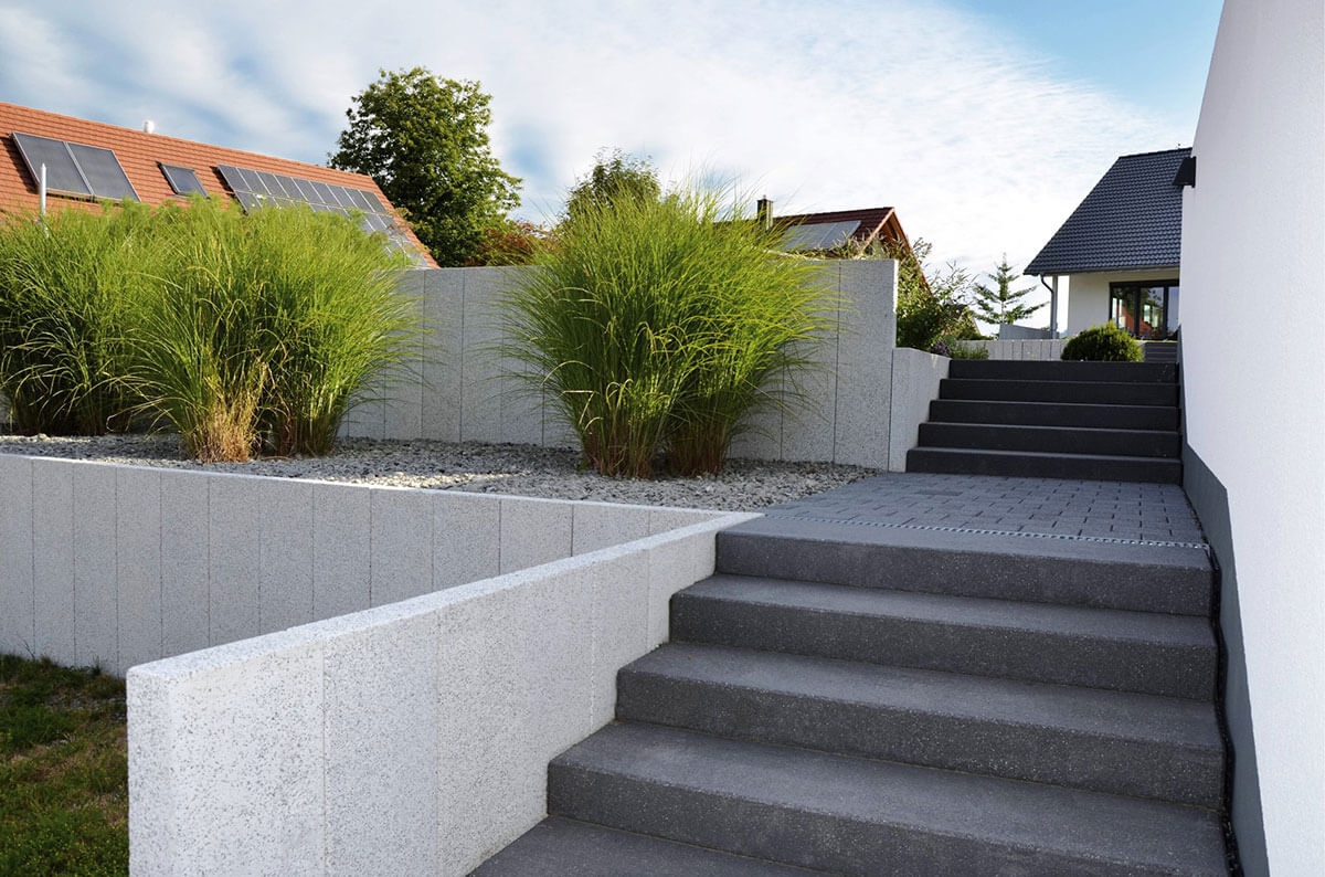 Bloc marche en béton, coloris Basalte Anthracite, largeur 40 cm x ép.14 cm