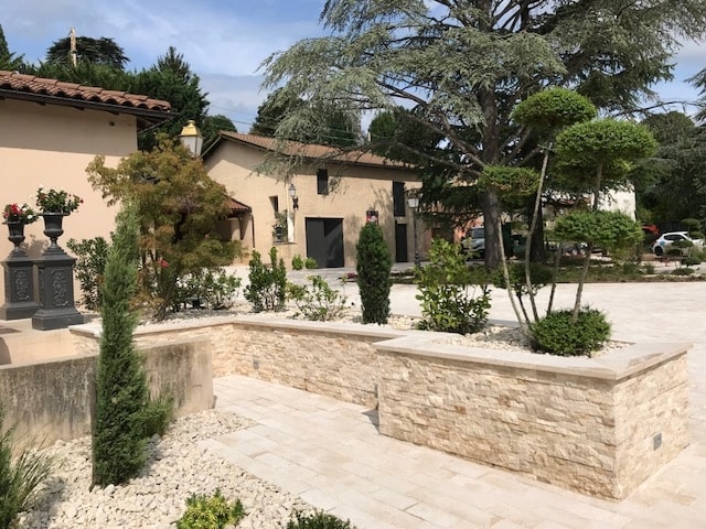 Plaquette travertin coloris mixte beige,format Z, L.55 x l.15 x ep.1,5/2,5 cm