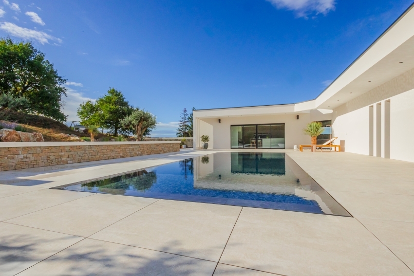 Carrelage extérieur rectifié aspect béton, couleur beige, L.100 x l.100 x ép.2cm