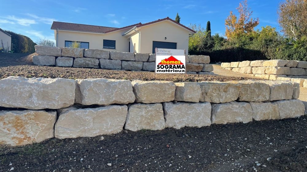 Bloc d'enrochement paysager couleur crème, 2 faces plates