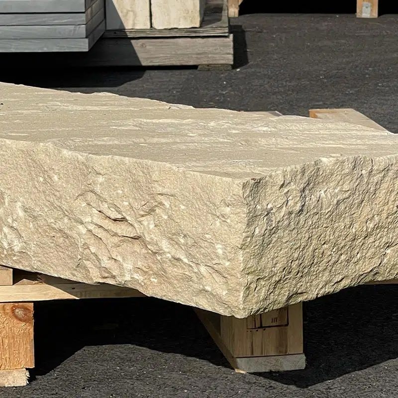 Bloc marche en grès d'inde kandla, sable, faces clivées, L.100 x l.35 x ép.15 cm