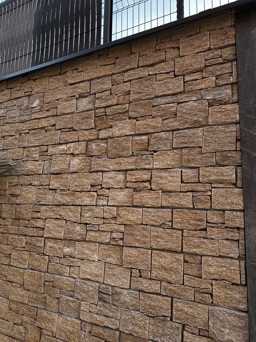 Parement en pierre naturelle Port-béni en gneiss type luserne, 55x20, ép.3 à 5cm