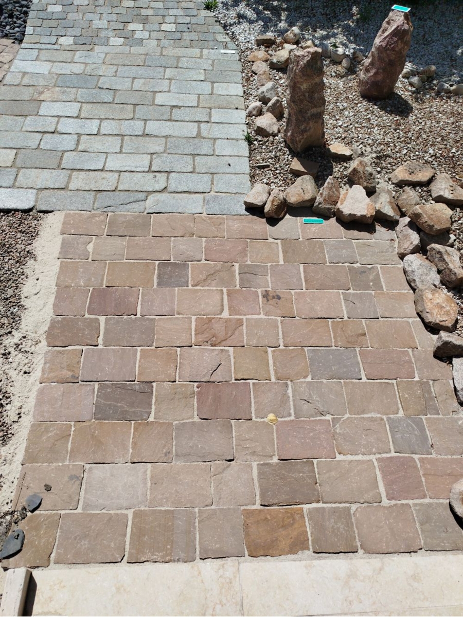 Pavés en grès d'inde kandla, clivés, coloris sable, ép.4 à 6 cm, longueur libre