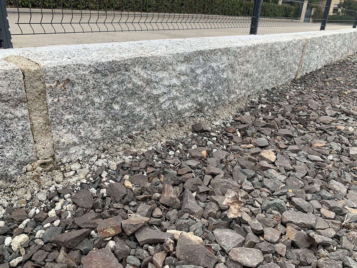 Bordure GRANIT TSM 8X20X100 cm grise toutes faces smillées