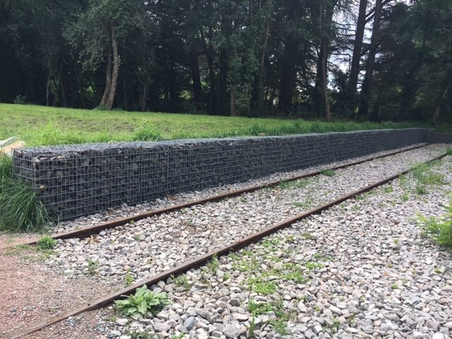 Gabion pré rempli et prêt à poser, pierre en basalte noir 80 -120 mm