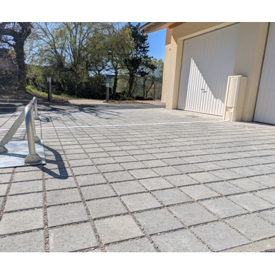 Pavé béton drainant, écarteur 15 mm (compatible PMR), sect.20x20, ép. 8 cm