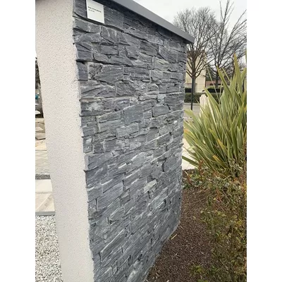 Plaquette en pierre naturelle ardoise noire, format Z, L.55 x l.15 x ép.4/5 cm