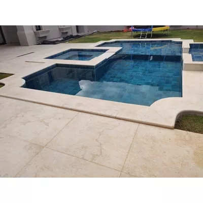 Dalle pierre naturelle calcaire Kemet, couleur beige, finition adoucie vieillie