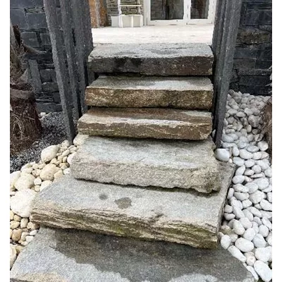 Bloc marche en quartz Luserne Mordorée, toutes faces naturelles, ép. 12/17 cm