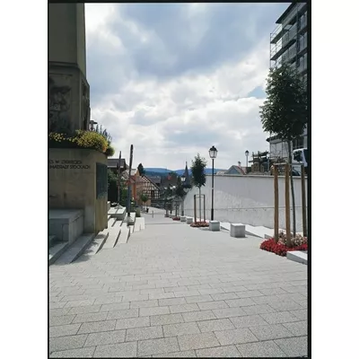 Pavés béton monoformats La Linia, granit clair, finition grenaillée, ép.6cm