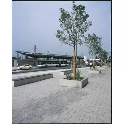 Pavés béton monoformats La Linia, granit clair, finition grenaillée, ép.6cm