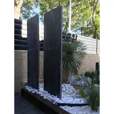 Pas japonais en schiste noir avec aspect rustique, ép.3/7 cm