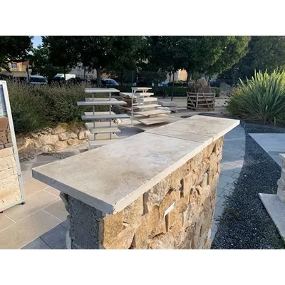 Couvertine plate en travertin, couleur beige nuancé, L.61 x l.33 x ép.3 cm