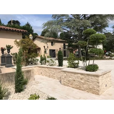 Plaquette travertin coloris mixte beige,format Z, L.55 x l.15 x ep.1,5/2,5 cm