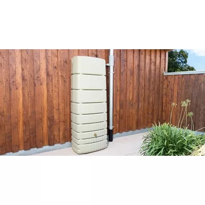 Récupérateur murale d'eau pluviale, slim 500 L, couleur sable et robinet laiton