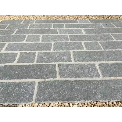 Pavé en pierre naturelle tandur, couleur gris, l.12 x ép. 4 cm x longueur libre