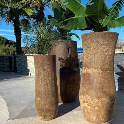 Pot de fleur en tronc naturel de cocotier, forme cylindrique