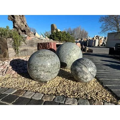 Sphère décorative en pierre naturelle, couleur vert nuancé, série savanah