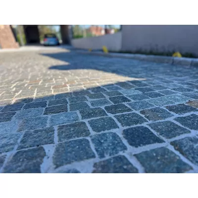 Pavé en pierre naturelle de luzerne, couleur gris vert, L.10 x l.10 x ép.4/6cm