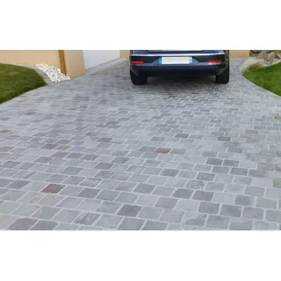 Pavés en grès d'inde kandla, clivés, coloris gris, ép.4 à 6 cm, longueur libre