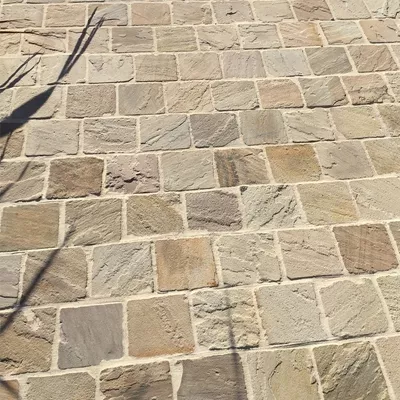 Pavés en grès d'inde kandla, clivés, coloris sable, ép.4 à 6 cm, longueur libre