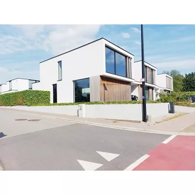Mur de soutènement en béton armé en L, couleur gris béton