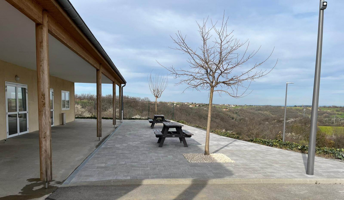 Terrasse en pavé béton Navarre finition brut 