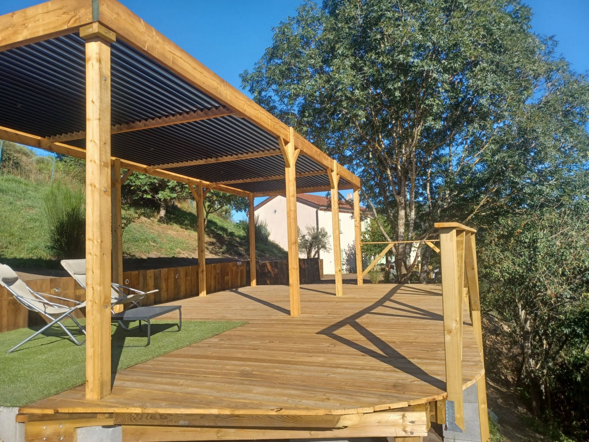 Sublime terrasse en bois mélèze