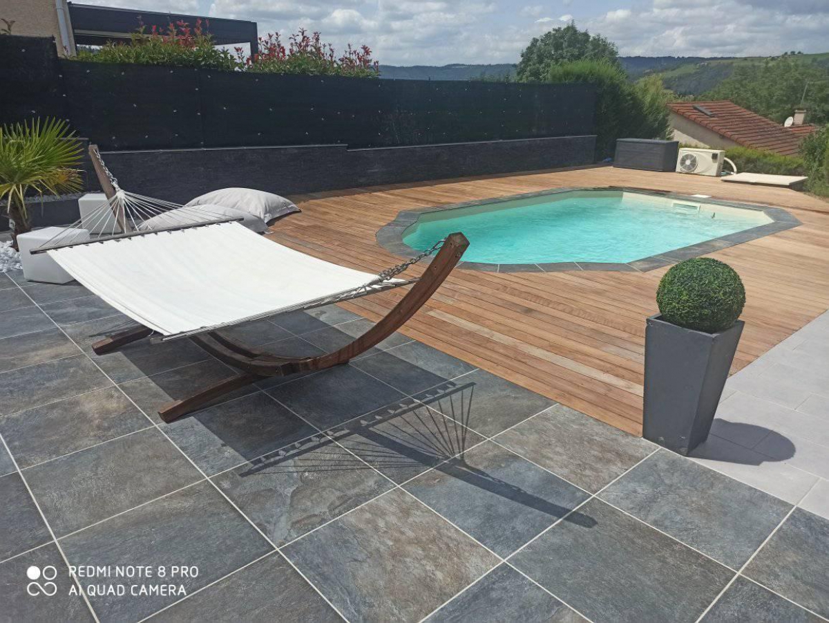Terrasse en bois IPE et carrelage extérieur