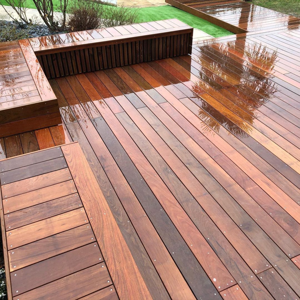 Terrasse en bois exotique IPE avec paillette d'ardoise