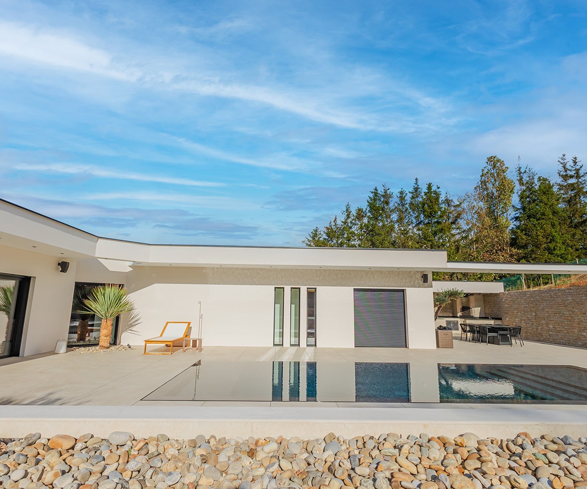 Extérieur en pierre de parement et carrelage extérieur